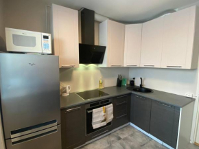 Huge 2BR Apartment